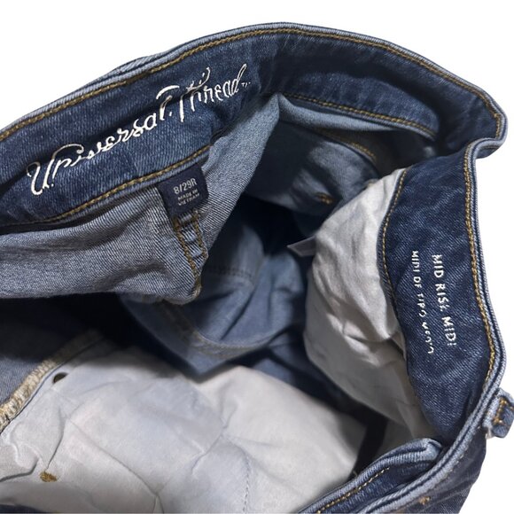 Universal Thread Mid Rise Midi Jean Shorts Size 8/29 - Picture 6 of 7